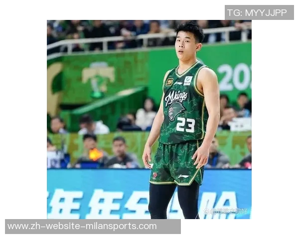 郭士强赛后与林葳握手庆祝季后赛首秀37分11助的辉煌表现